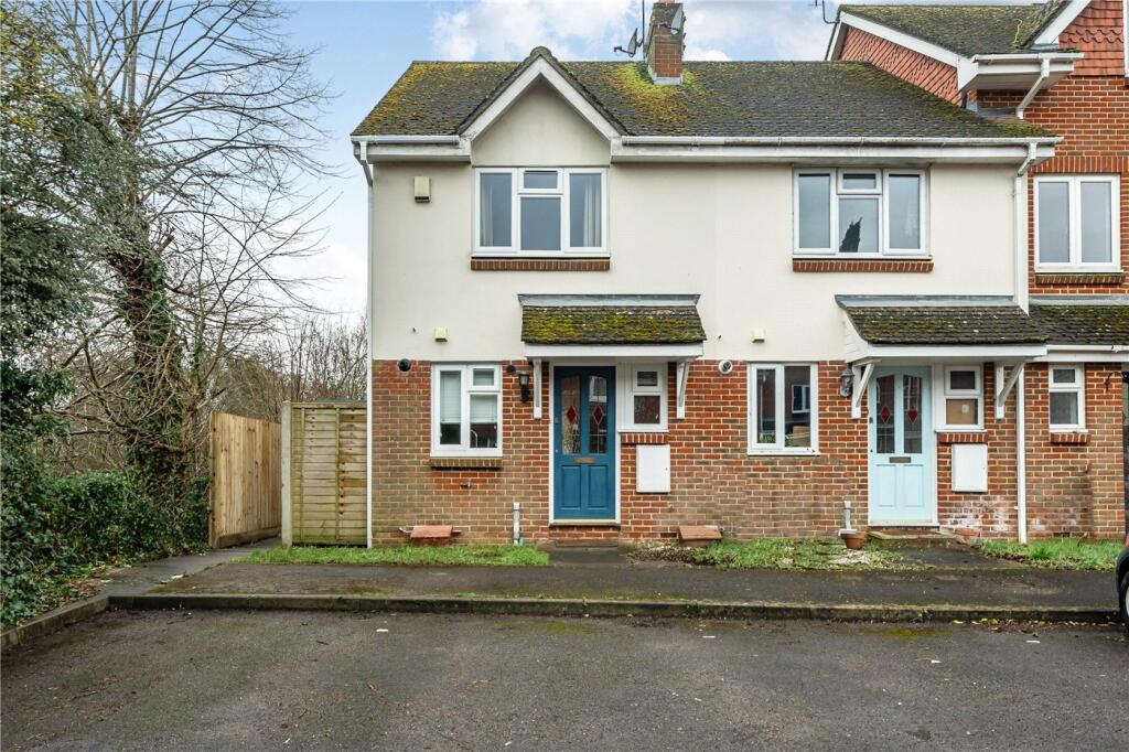 Main image of property: Ferns Mead, Farnham, Surrey, GU9