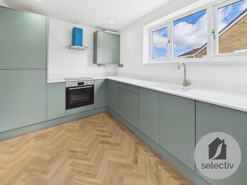 Hoylake Close, New Marske, TS11 photo 3