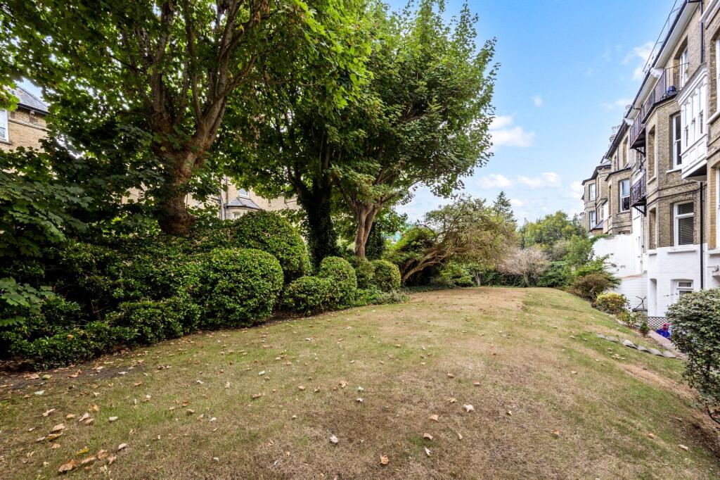 Apartment in Brighton - View 4
