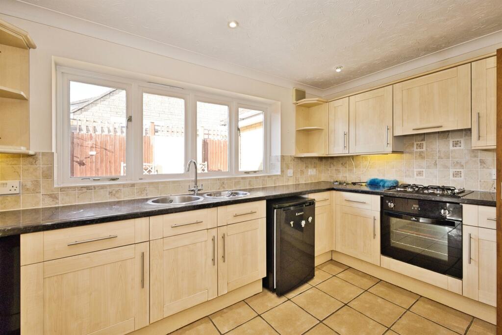 Beaconfield Road, Yeovil photo 5