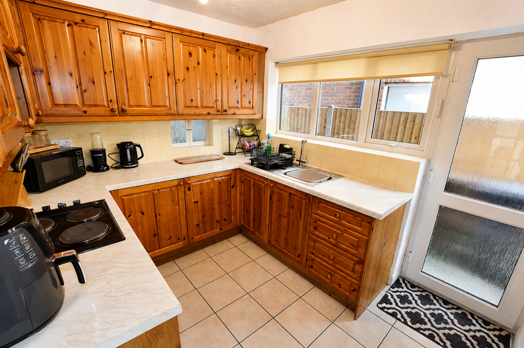House in Warrington, Lowton - More