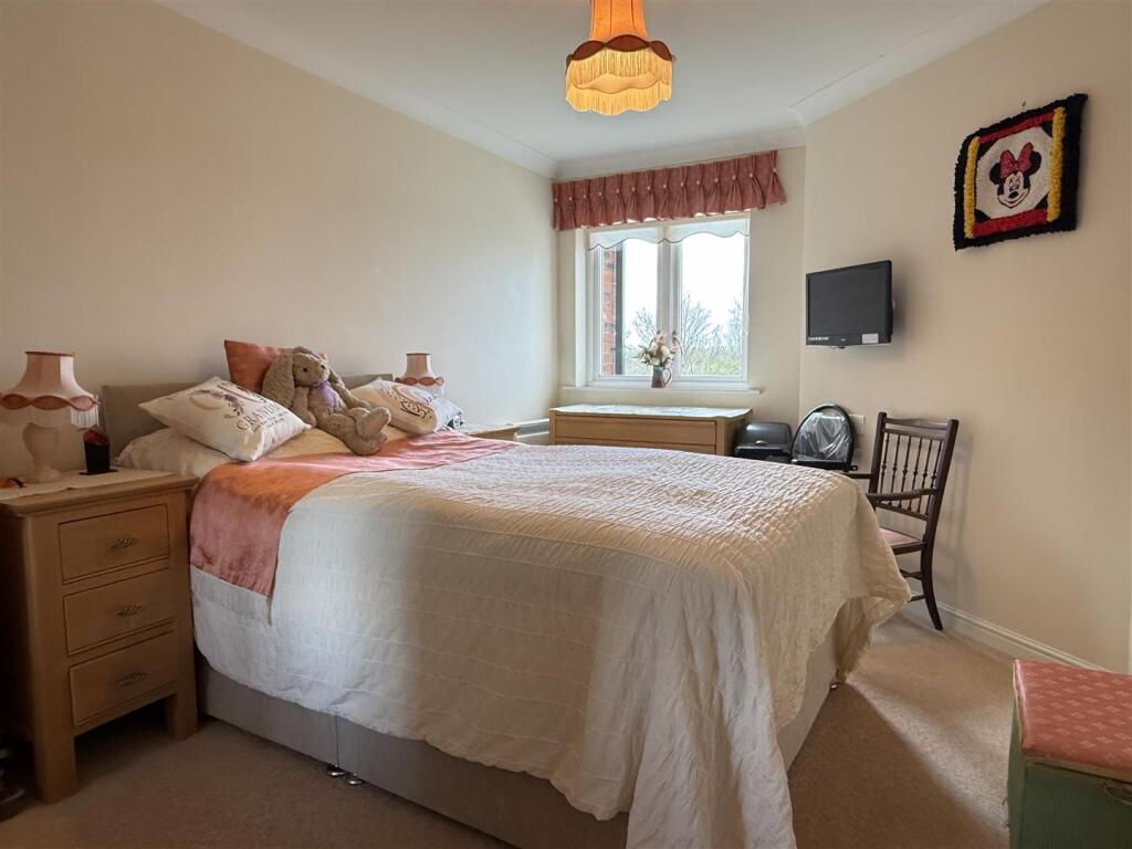 Apartment in South Staffordshire, Wombourne - View 5