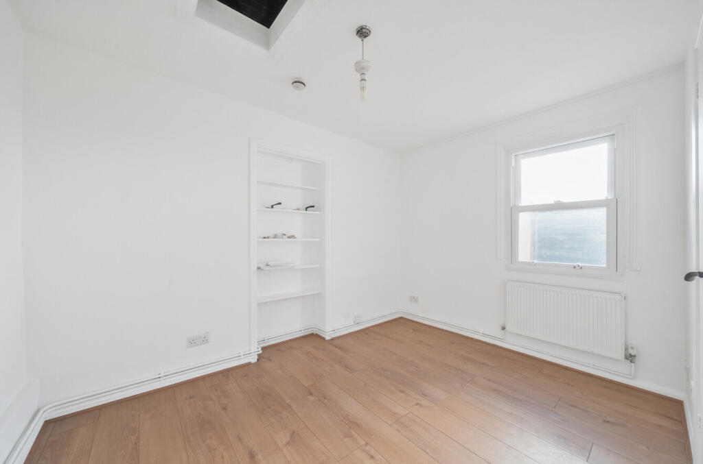 Apartment in Worthing, West Worthing - More