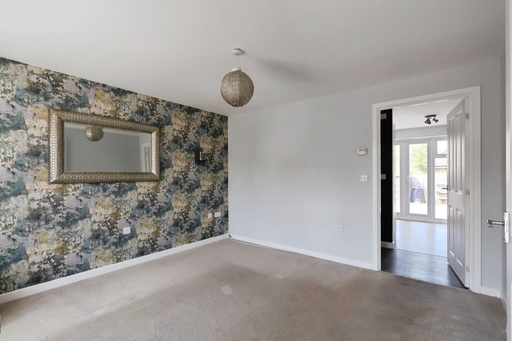 House in Gloucester - View 3