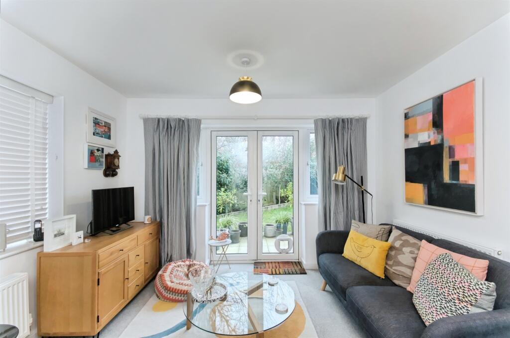 Mallow Drive, Stone Cross, PEVENSEY photo 3