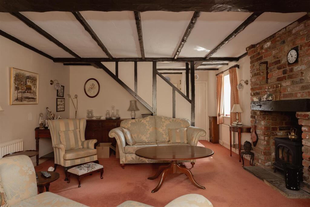 House in Tandridge, Bletchingley - View 3