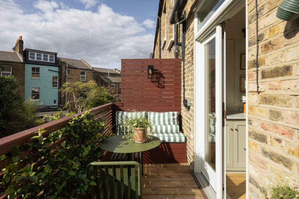 Apartment in London - View 4