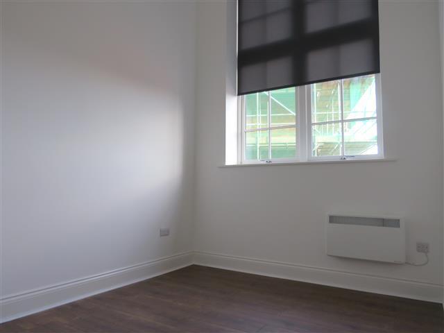 Apartment in Smethwick, Bearwood - View 3