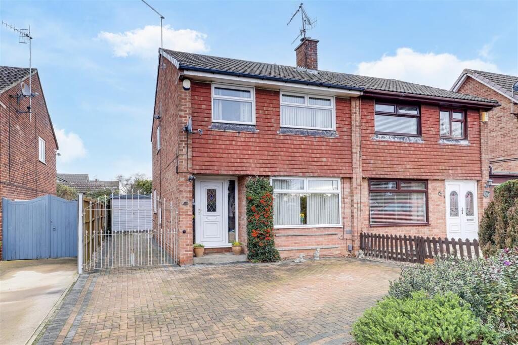 Main image of property: Hunter Road, Arnold, Nottinghamshire, NG5 6QZ