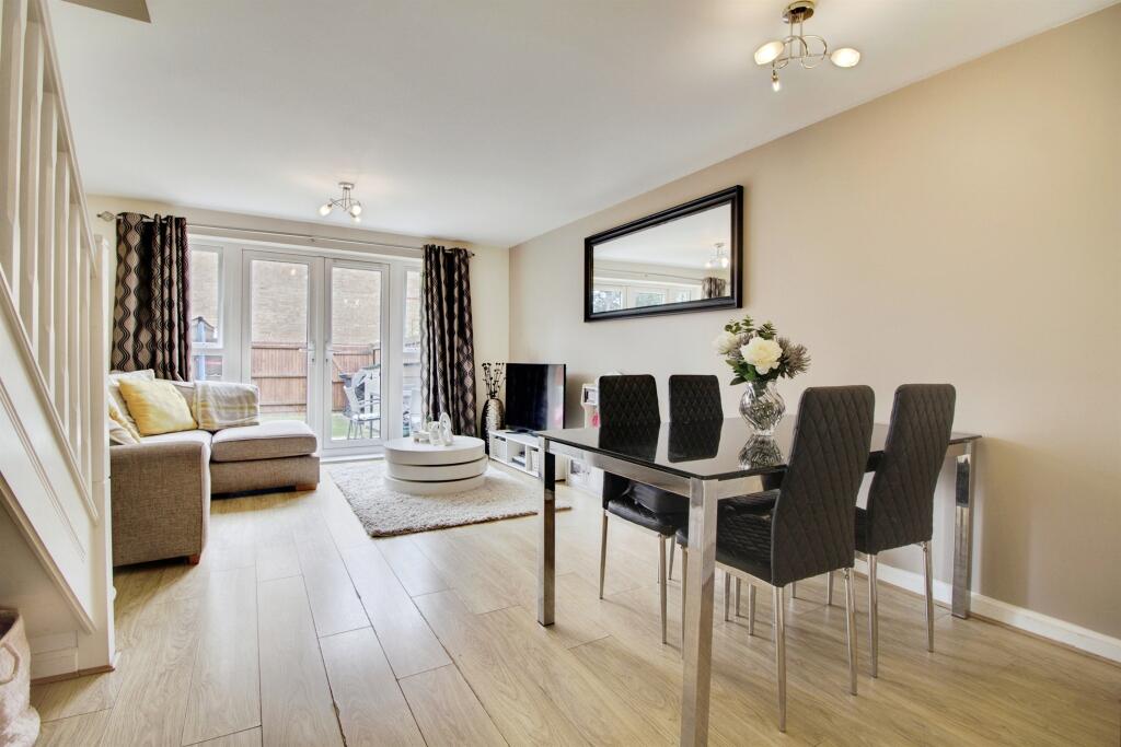 Peregrine Way, Hatfield - View 4
