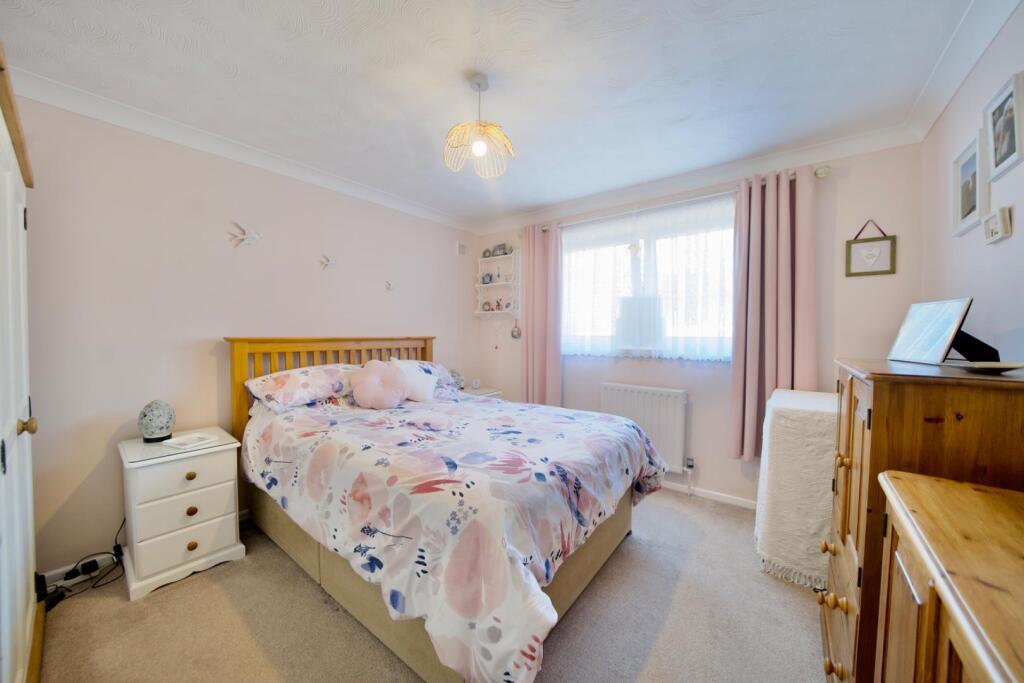 Apartment in Weymouth, Overcombe - More