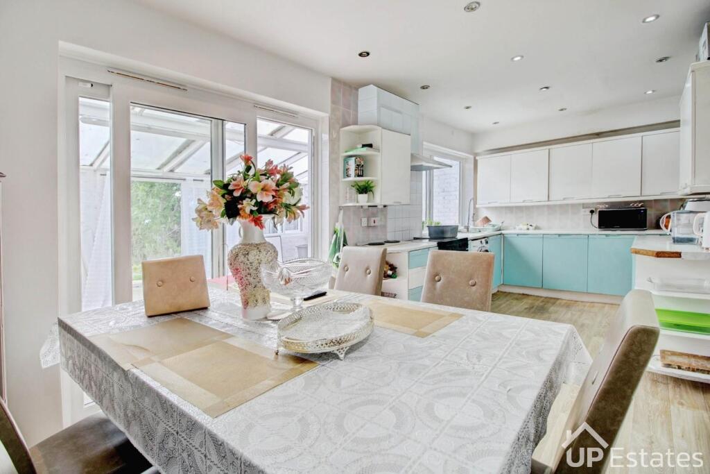 House in Coventry, Ernesford Grange - More