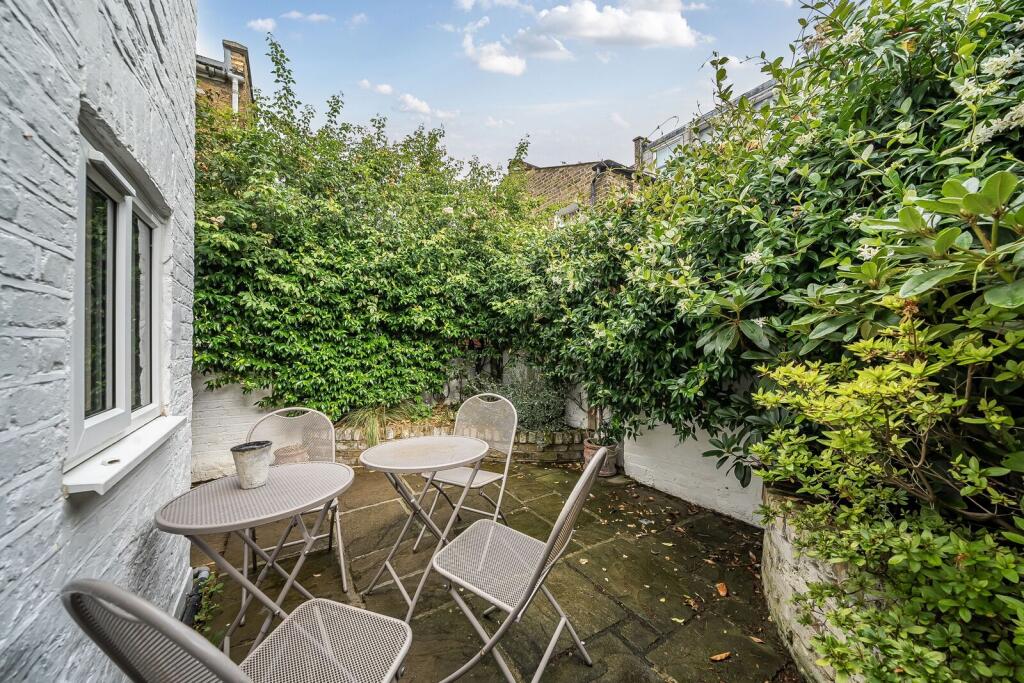 4 bedroom terraced house for rent