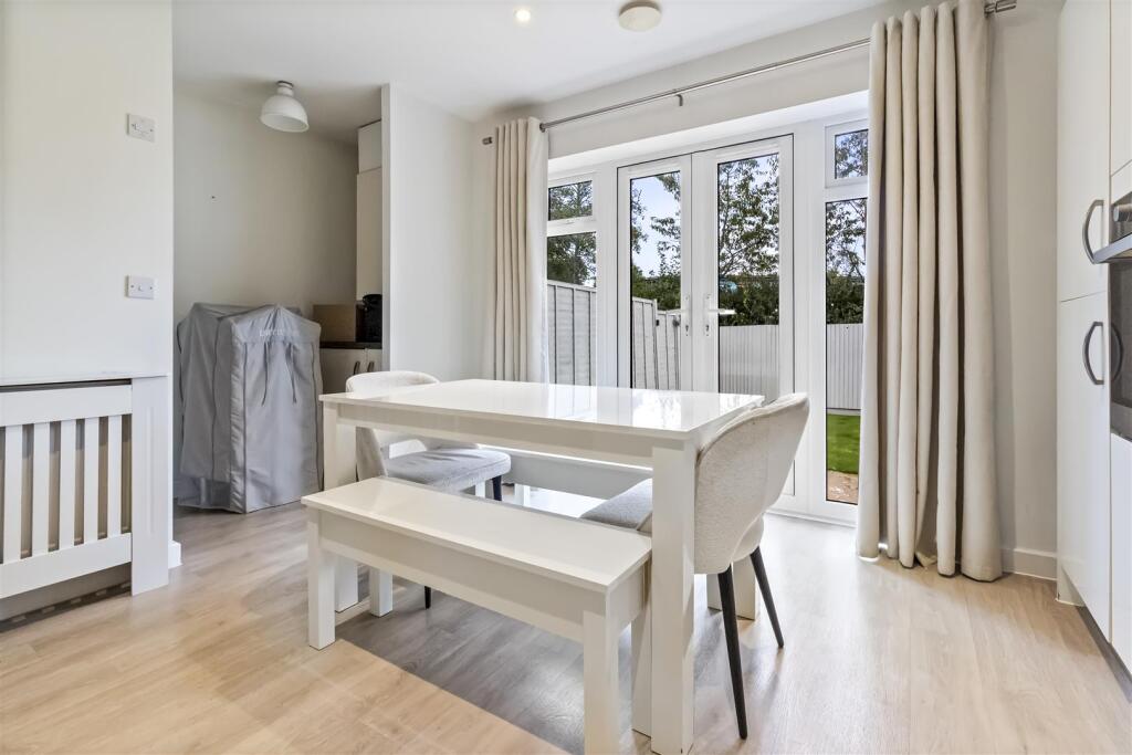 House in Worthing, West Sussex - More