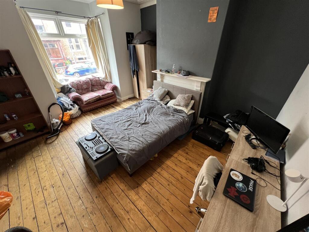 House in Leeds - View 5