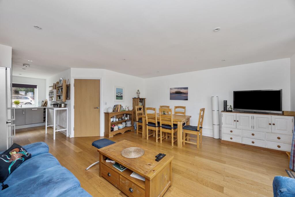 House in Brighton, Bevendean - More