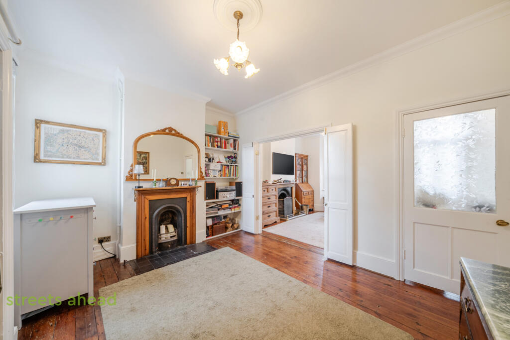House in London - View 3