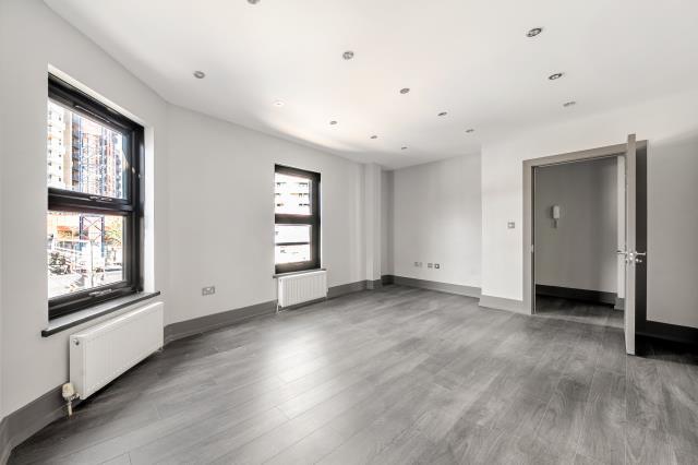 Apartment in Maidenhead, Fishery - More