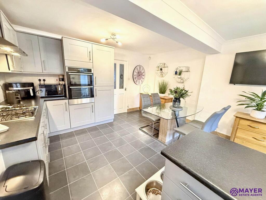 House in Plymouth, Steer Park - More