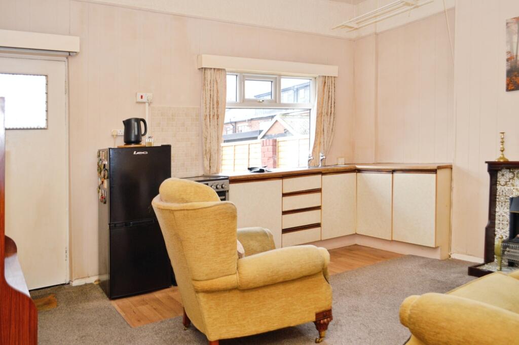 Mirfield Avenue, Oldham photo 3