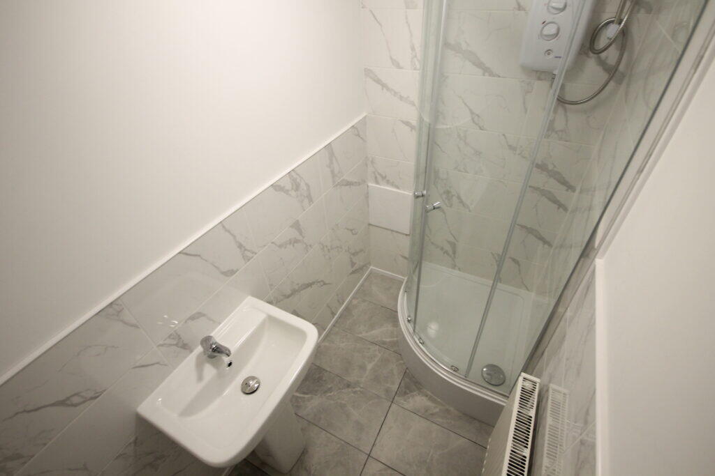 6 bedroom terraced house for rent