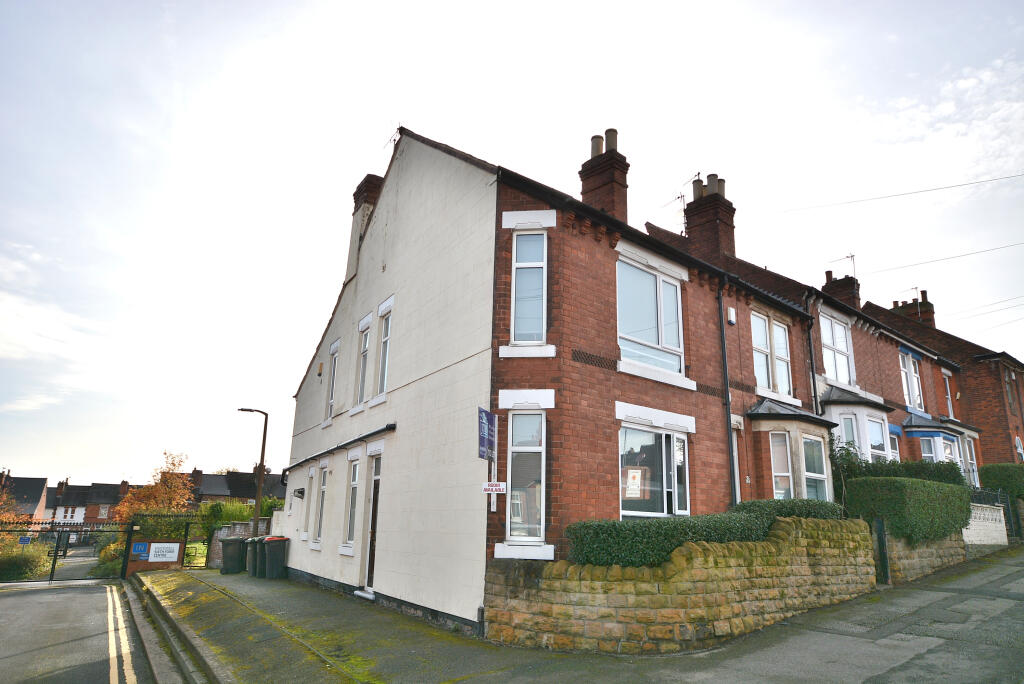 Main image of property: 33 Duke Street, Hucknall, Nottingham, Nottinghamshire NG15 7HB