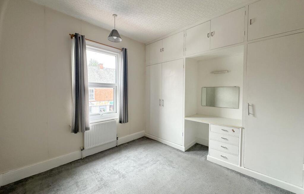 House in Kettering, North Northamptonshire - More