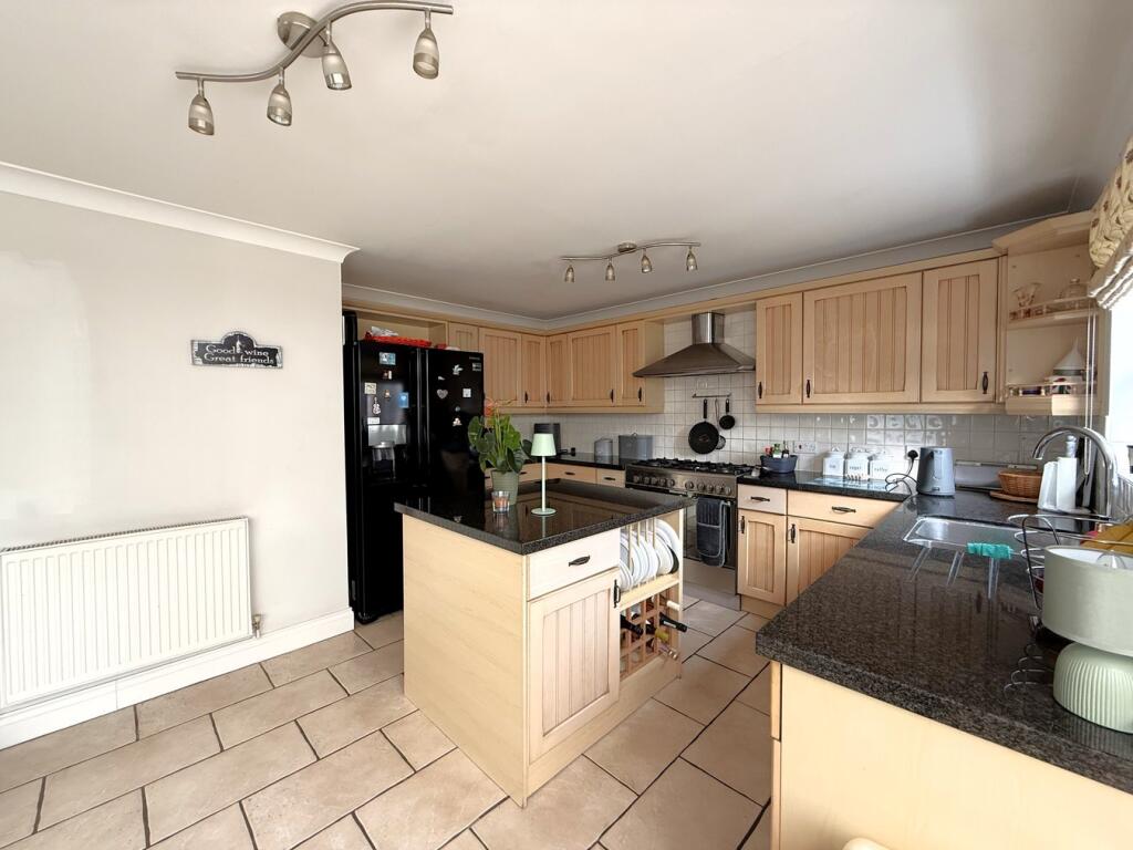 Longmeadow Drive, Wilstead, Bedford, MK45 photo 4