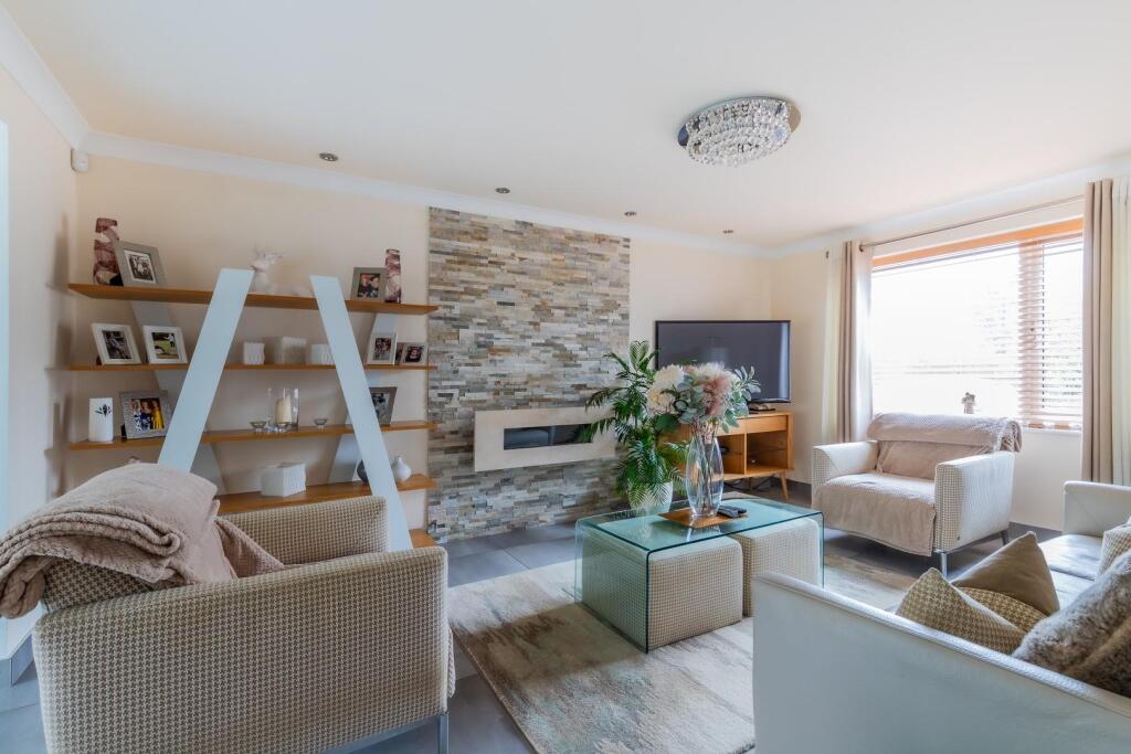 House in Marshfield - View 3