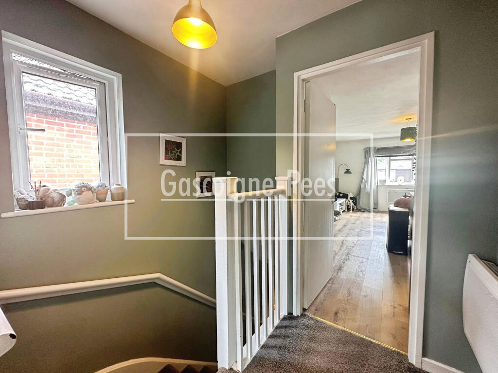 Apartment in Guildford - More