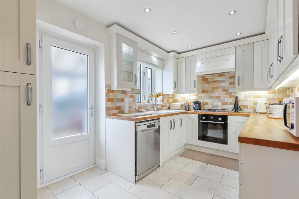 House in Stockton-on-Tees, Nunthorpe - More