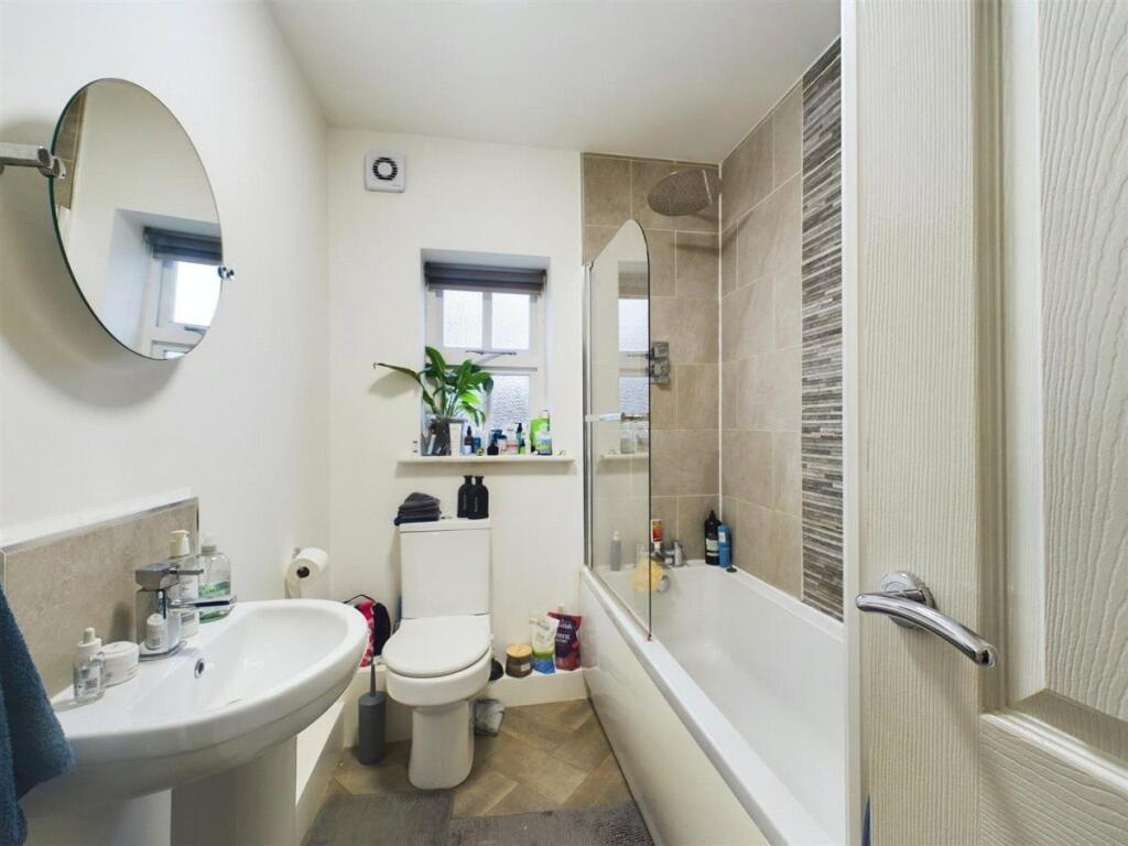 Wilks Court, Pontefract, West Yorkshire, WF8 photo 4
