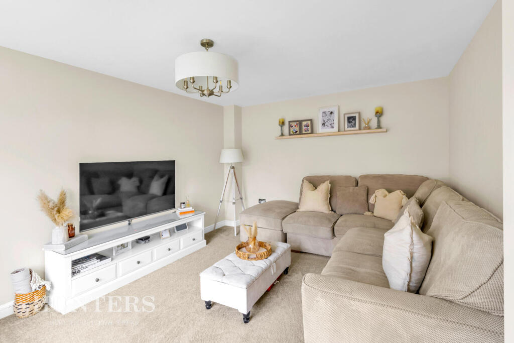 House in Rochdale, Hurstead - More