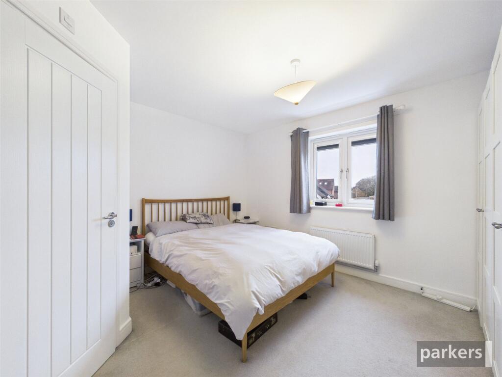 Elm Drive, Woodley, Reading, Berkshire, RG5 photo 4