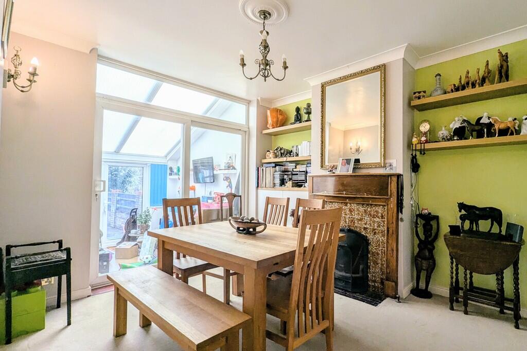 Newlands Avenue, Gosport photo 4