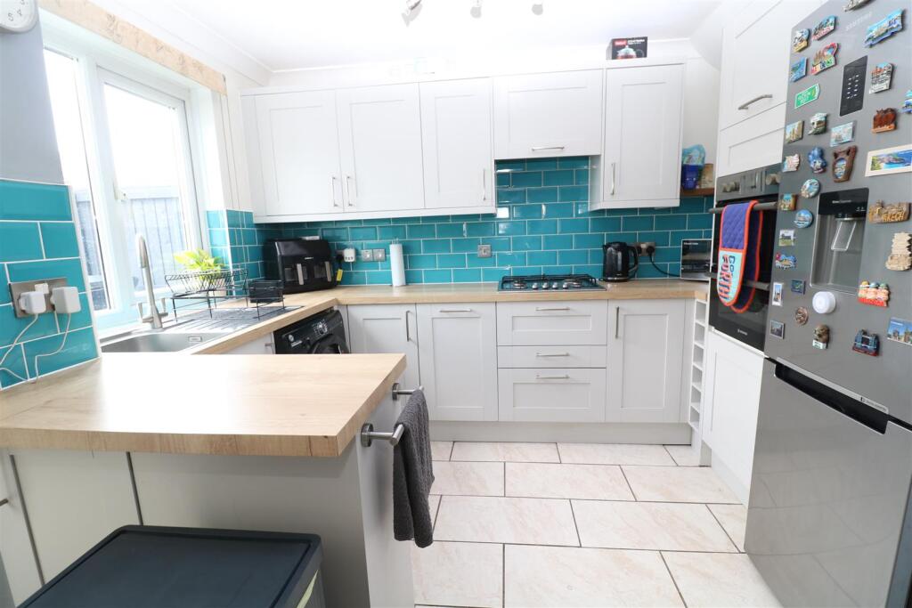 Lambrok Road, Trowbridge photo 4