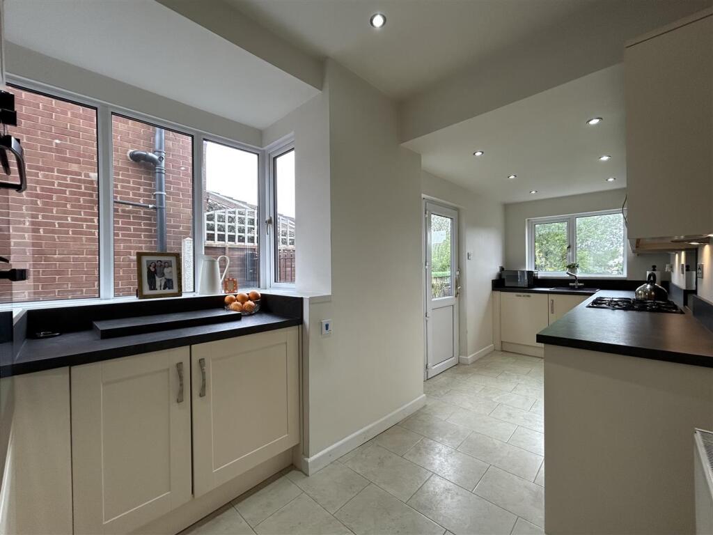 High Haden Road, Cradley Heath photo 3