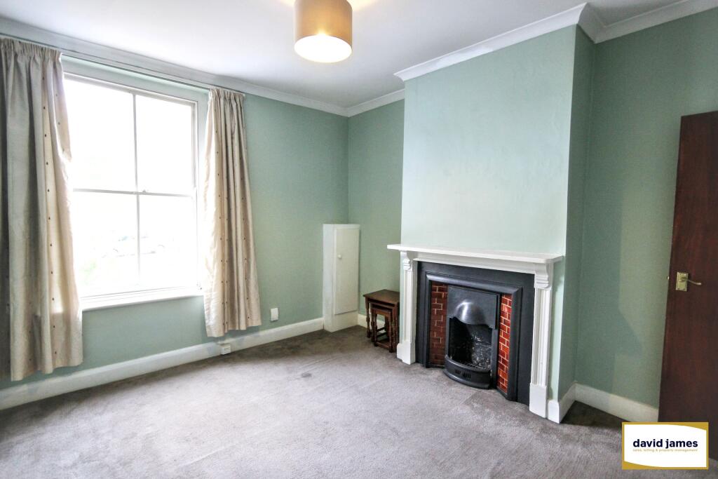 Apartment in London, Kevingtown, St Mary Cray - View 2