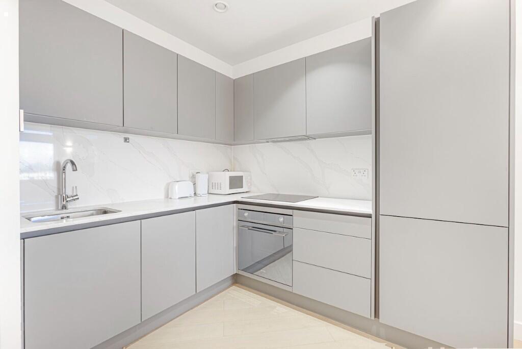 Apartment in Twickenham - View 2