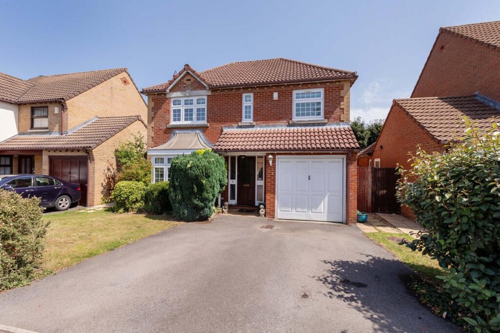 White Acres Drive, Holyport, Maidenhead, SL6, Maidenhead