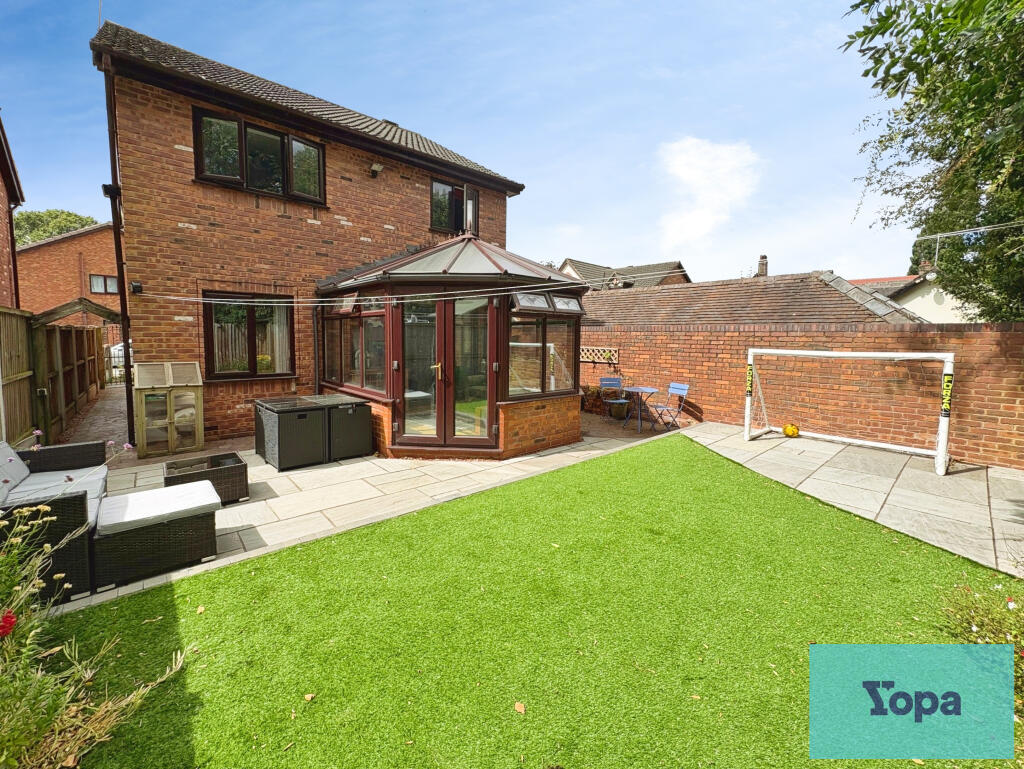 House in Stoke-on-Trent - View 4