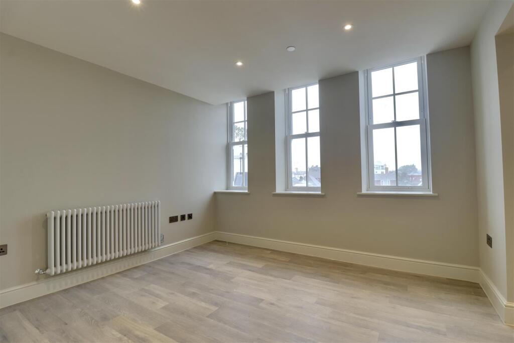 Apartment in Portsmouth - View 5