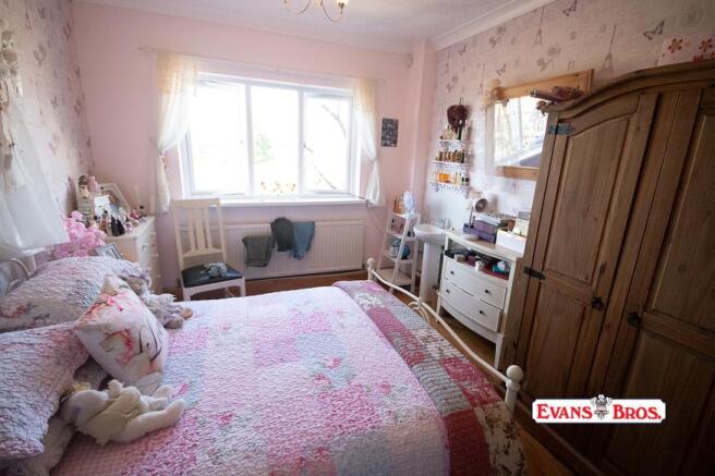 REAR DOUBLE BEDROOM 2