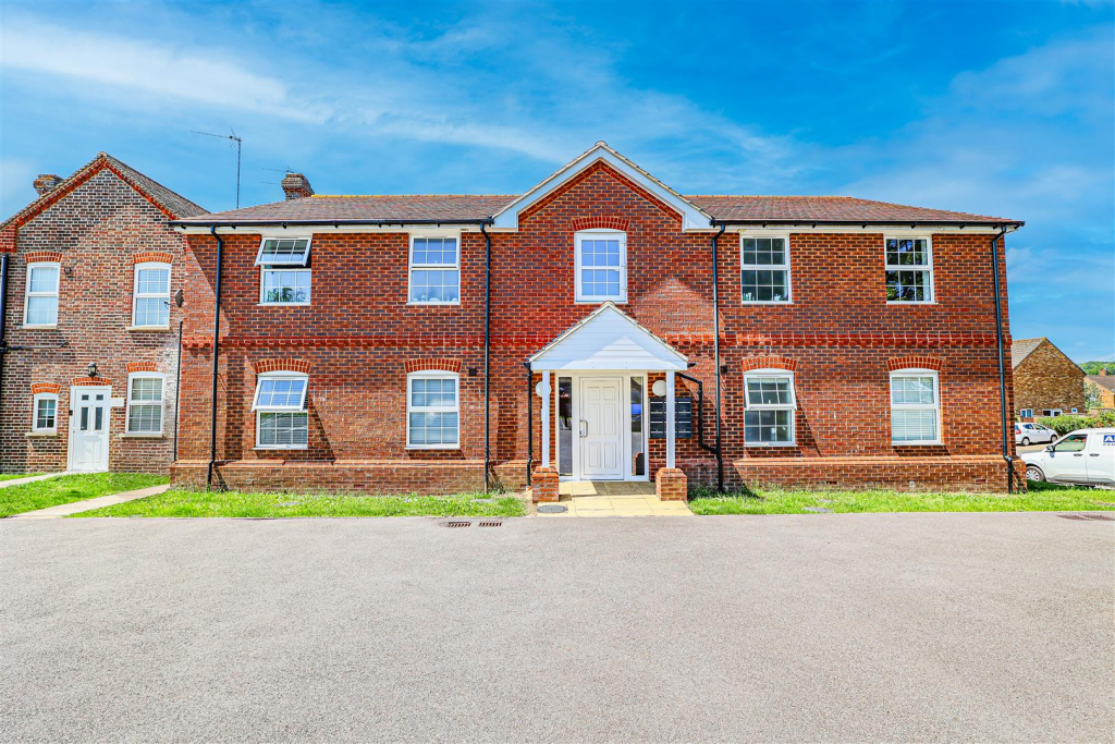 Main image of property: Long Chaulden, Hemel Hempstead, HP1