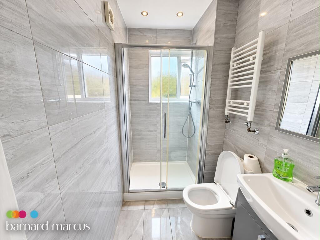 House in London - View 4