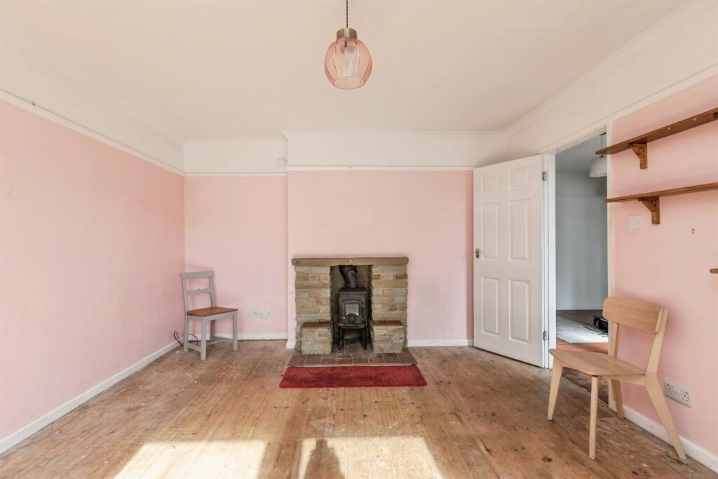 House in Rother, Westfield - More