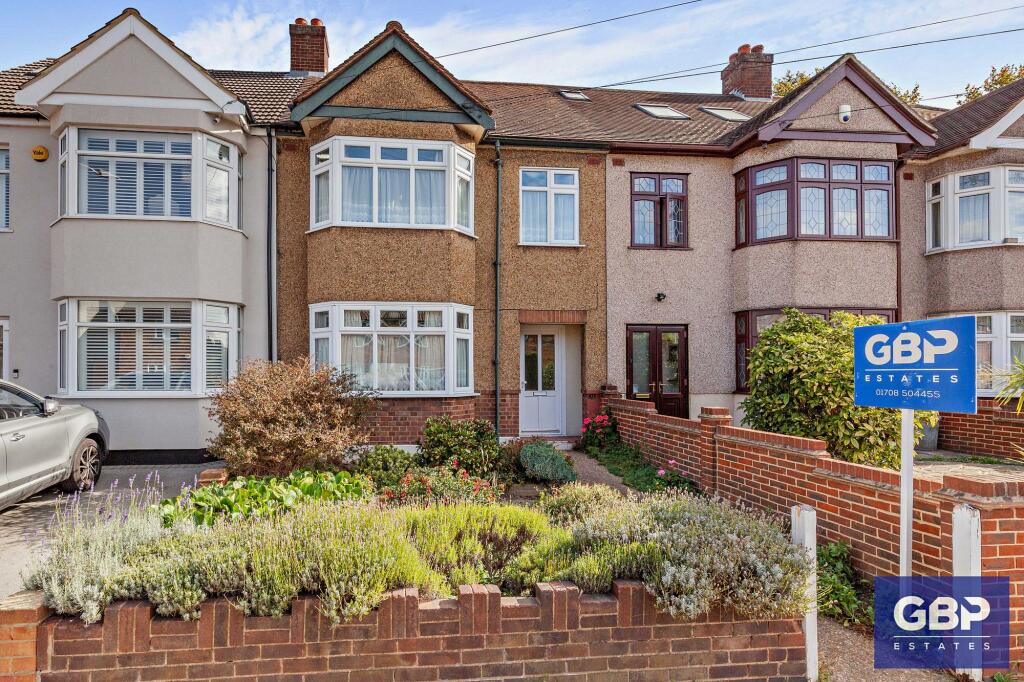 Main image of property: Park Lane, Hornchurch, RM11