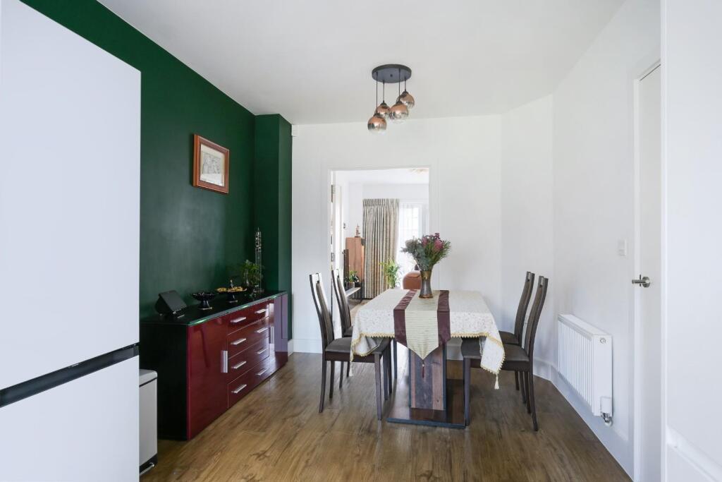 House in Reigate and Banstead, Nork - View 4