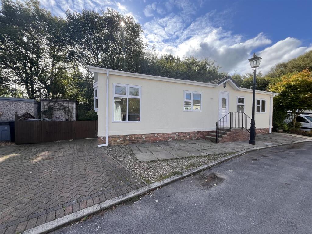 2-bed caravan on Mossways Park, Wilmslow, £120,000