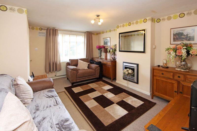 35 Admirals Close, Shifnal. TF11 8BX photo 2